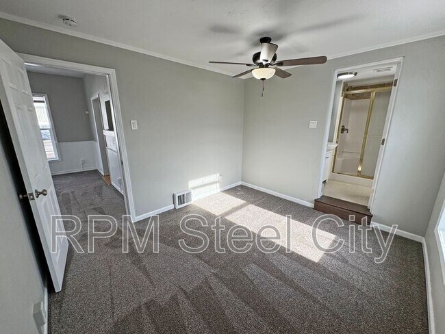 Building Photo - 1626 E Routt Ave