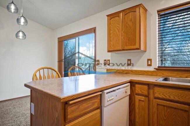 Building Photo - 433 N Brushwood Ct