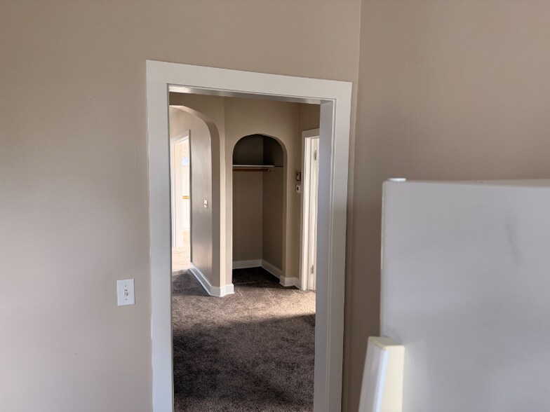 Building Photo - 118 E Jefferson St