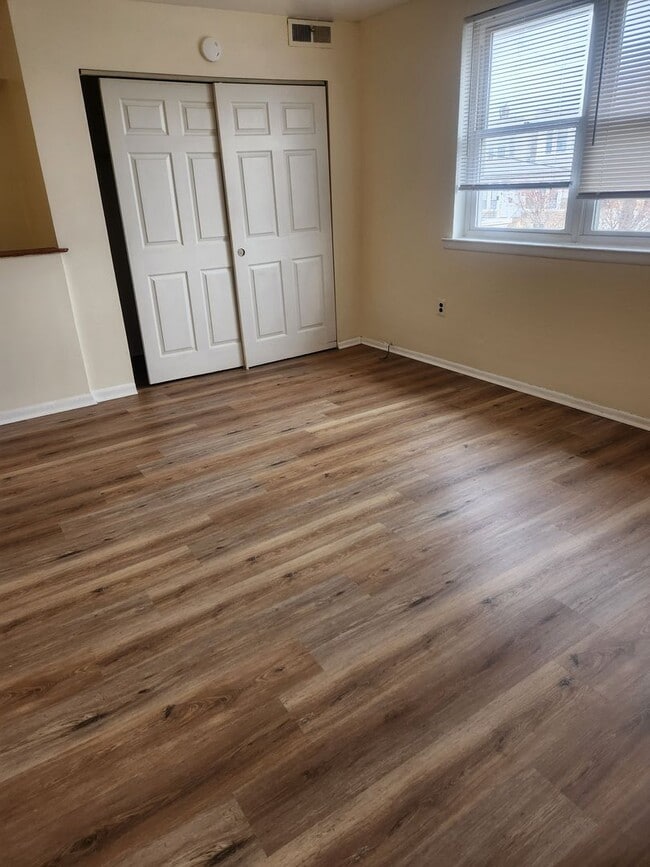 Building Photo - 4320HOWELL UNIT A &amp; B