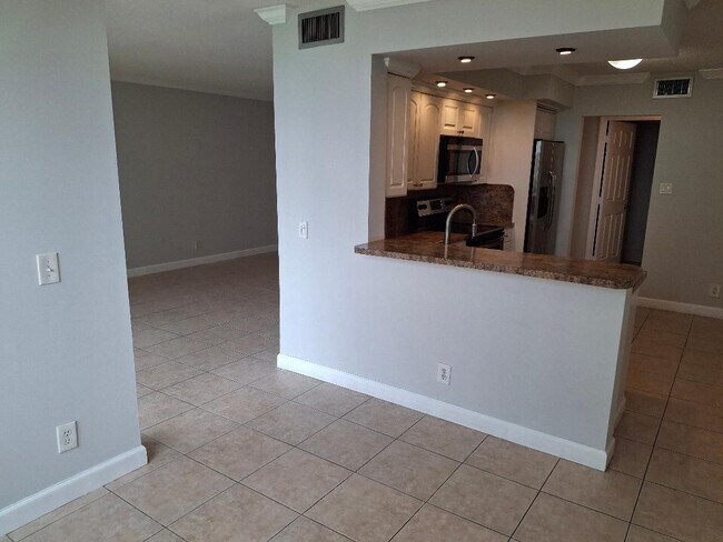 Building Photo - 105 Lake Emerald Dr