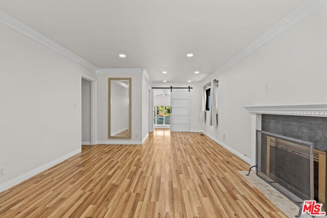 Building Photo - 7212 W 91st St