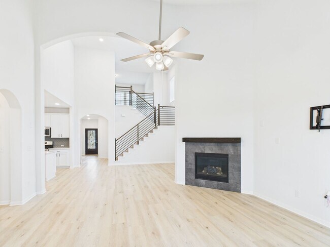 Building Photo - Santa Rita  Beauty