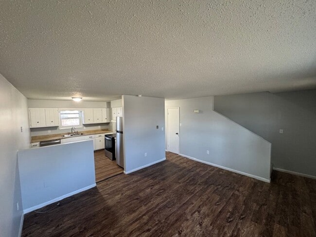 Building Photo - 209-215 Keigher Dr