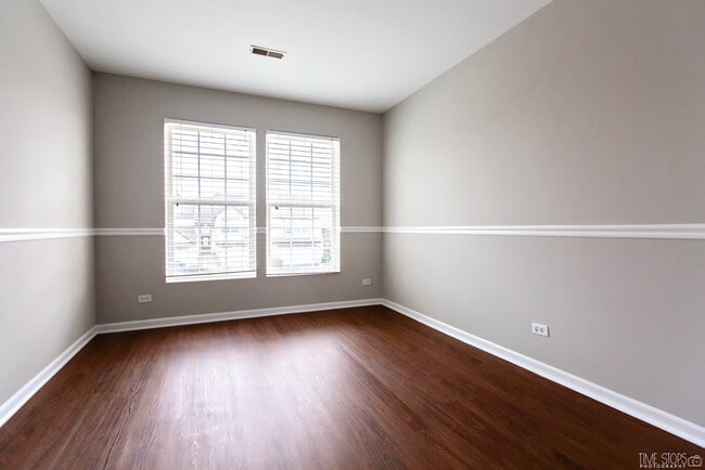 Building Photo - 3321 Bromley Ln