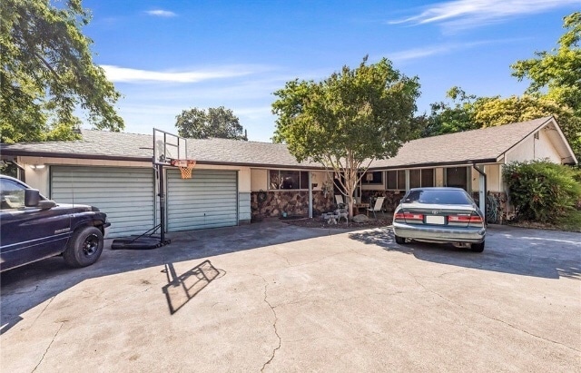 Front of home - 968 Cyndi Cir