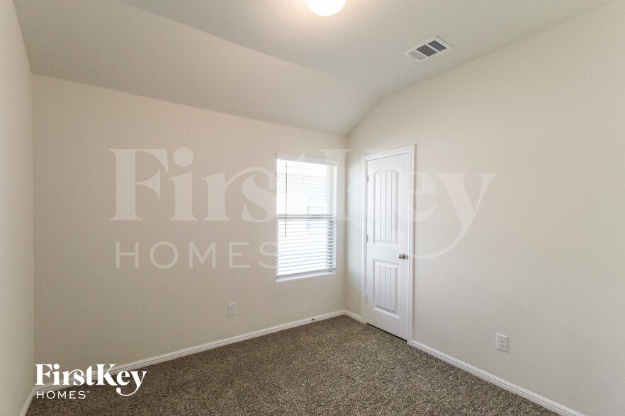 Building Photo - 721 Watson Wy