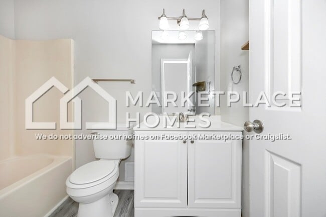 Building Photo - 15120 Balsam Dr SE