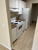 Building Photo - 320 N Civic Dr