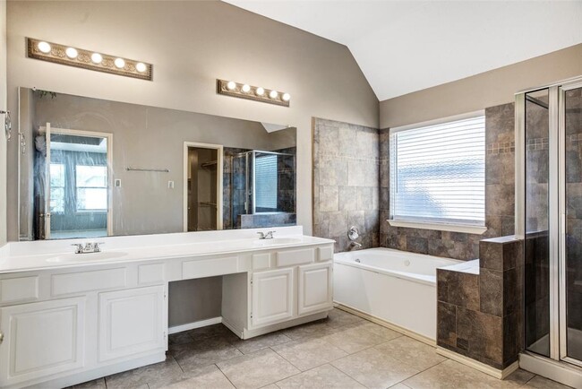 Building Photo - 4110 Bluewater Dr