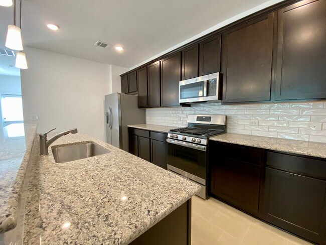 Building Photo - Stunning 4/2 Brand New Home in Kyle!