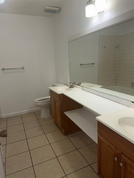 Building Photo - 11008 Misty Summit Dr