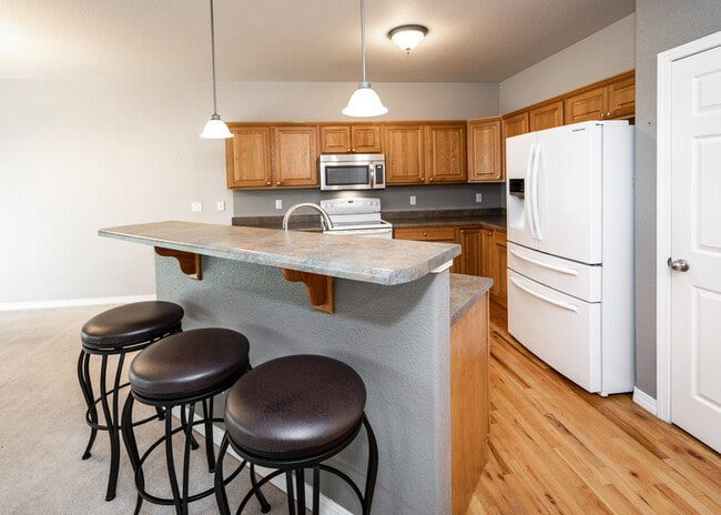 Building Photo - 5607 University Village View