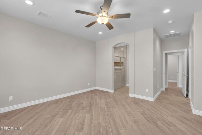 Building Photo - 1807 Dana Gray St