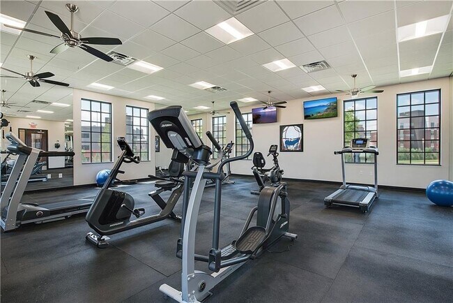 Building Photo - 414 NE 2nd St