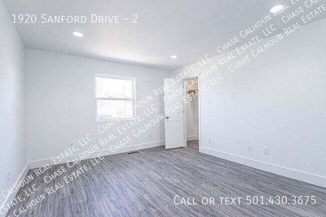 Building Photo - 1920 Sanford Dr