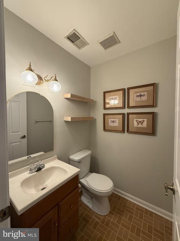 Building Photo - 52 Faraday Dr