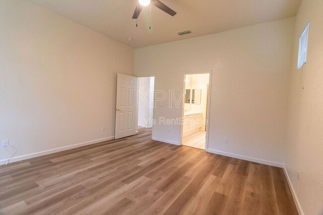 Building Photo - 4142 Pinehurst Cir