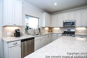 Building Photo - 2046 Egret Ave