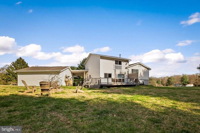 Building Photo - 6 Hounds Hollow Ct