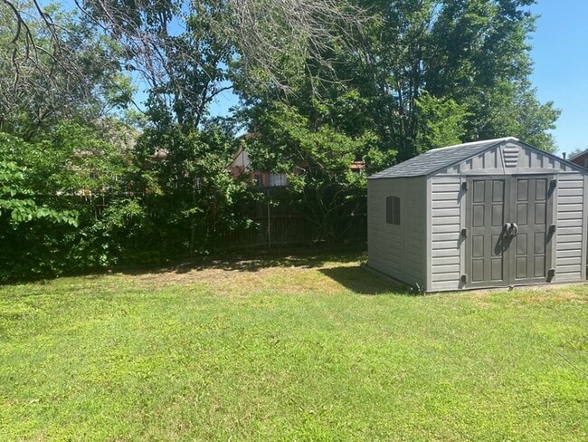 Building Photo - KELLER ISD!!! 3/2/2 IN ESTABLISHED NEIGHBORHOOD.