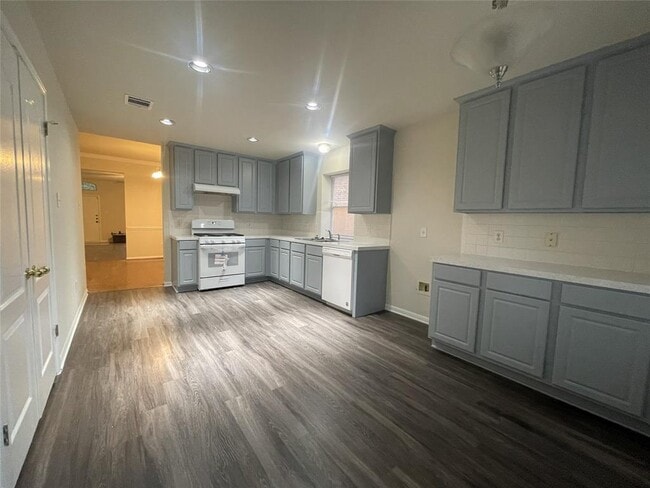 Building Photo - 3712 Bratton Heights Dr