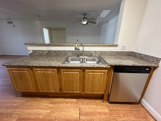 Building Photo - Hacienda 5055 #1197