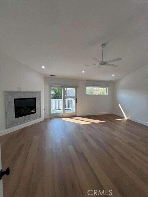 Building Photo - 2517 Fairway Dr
