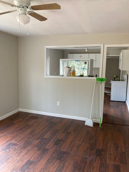 Building Photo - 173 Richardson St