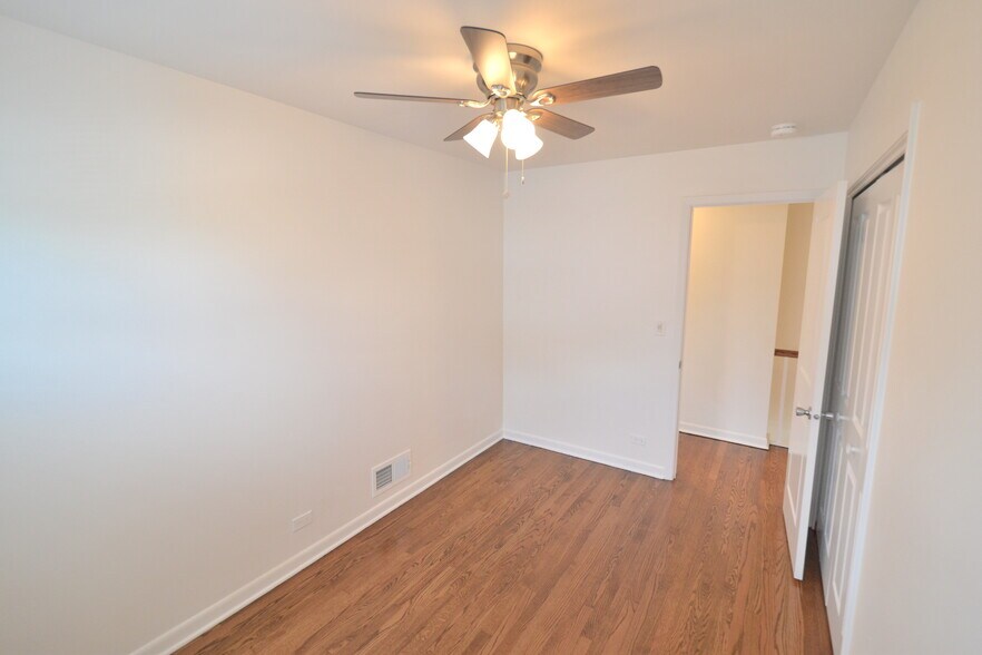 Building Photo - 1046 David Dr