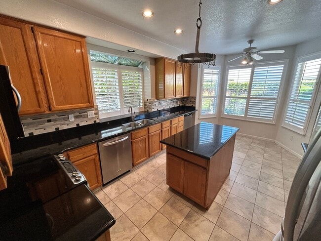 Building Photo - Beautiful Brookside Home 3 Bedroom/2 Bath