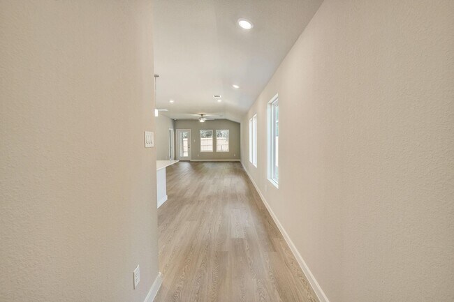 Building Photo - 1721 Succotash Oak Ct