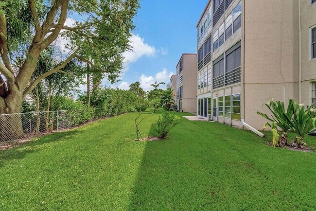 Building Photo - 300 Captains Walk