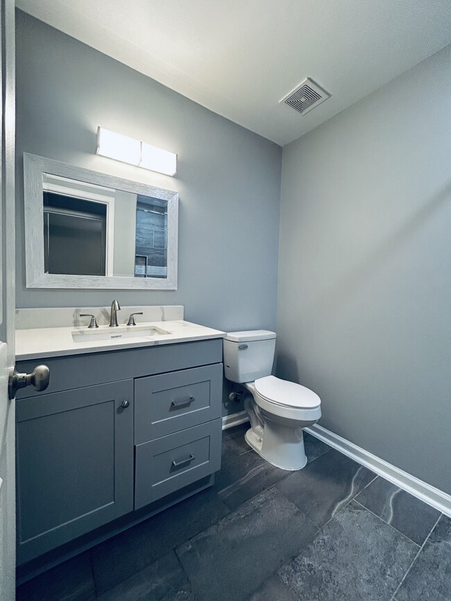 Building Photo - 1405 Leonard Ave