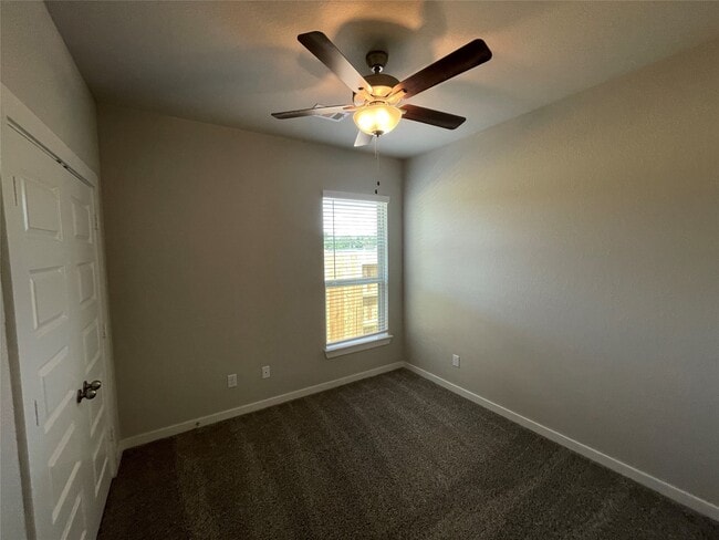 Building Photo - 9801 Grosbeak Ln