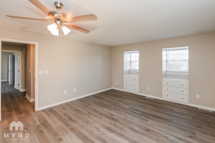 Building Photo - 11200 Leadenhall Ln