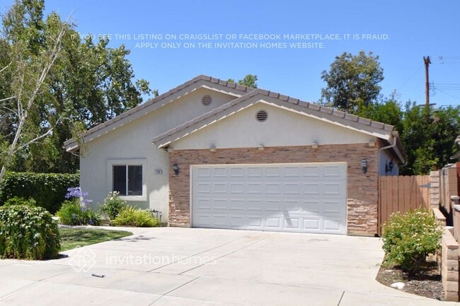 Building Photo - 113 E Bonita Dr