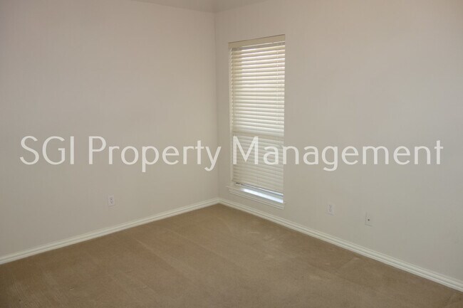 Building Photo - 6317 Day Spring Dr