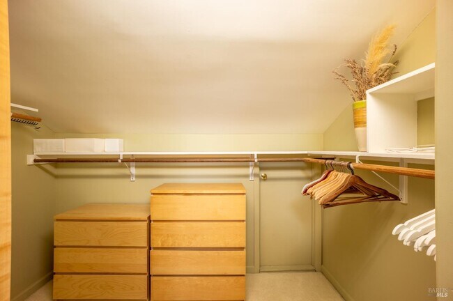 Building Photo - 452 Chestnut Ave