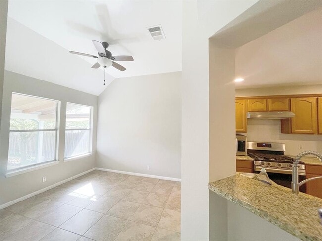 Building Photo - 104 Cattail Cove