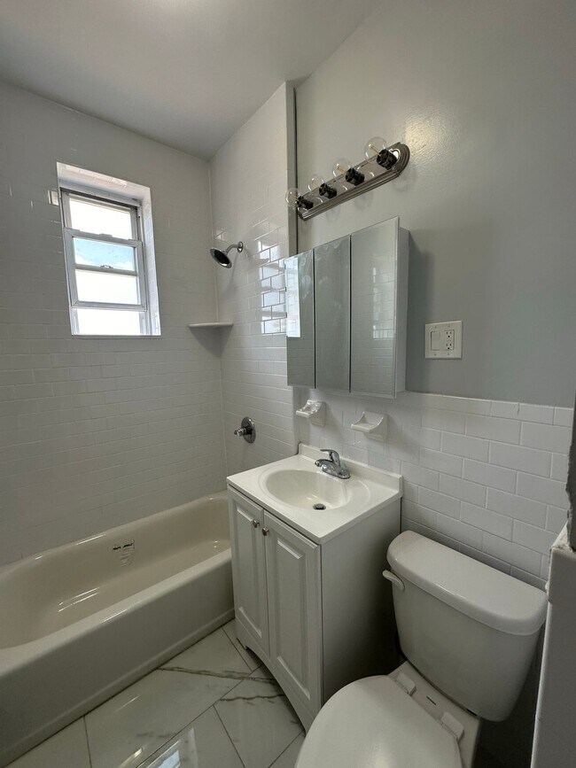 Building Photo - 6th at West Hoboken