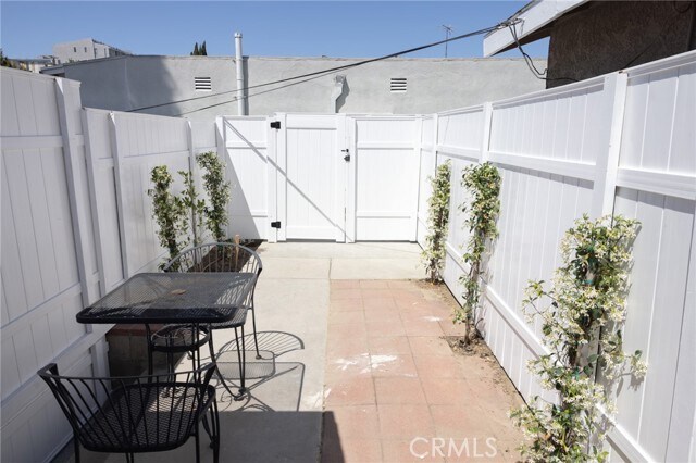 Building Photo - 226 Crandall St