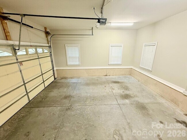 Building Photo - 7133 Windyrush Rd