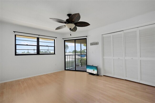Building Photo - 2415 Bayshore Gardens Pkwy