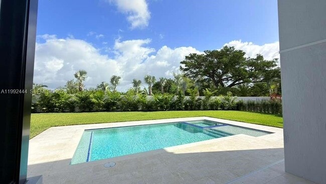 Building Photo - 19708 NE 14th Ave