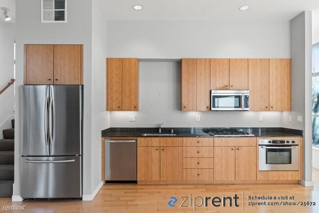 Building Photo - 2 br, 2 bath Townhome - 2910 Mandela Pkwy,...