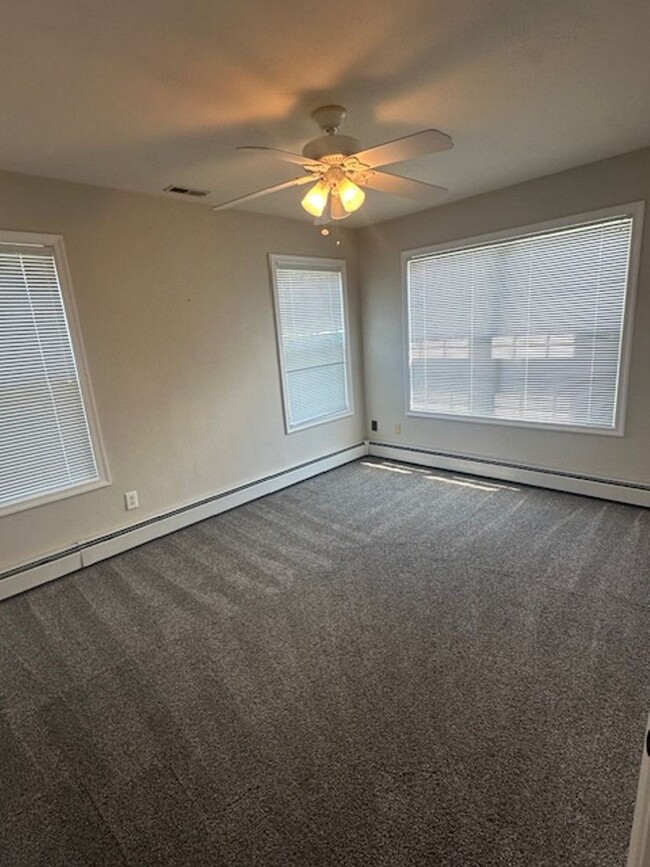 Building Photo - Spacious Home in Belvedere!