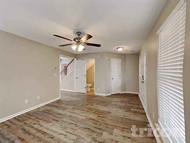 Building Photo - 5017 Gibbons Link Rd