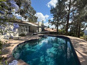 Building Photo - 490 Starlight Crest Dr