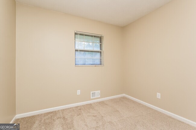 Building Photo - 8191 Dunellen Ln